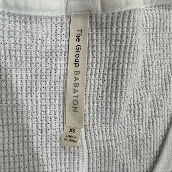 Aritzia The Group by Babaton Berry V Neck Waffle T-Shirt Size XS - Picture 5 of 8